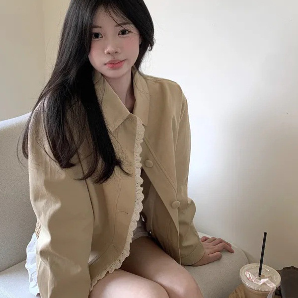 Lace Design Spliced Lapel Short Jacket 2025 Spring and Autum New Lace Khaki Baseball Top Lace Design Spliced Lapel Short Jacket 2025 Spring and Autum New Lace Khaki Baseball Top