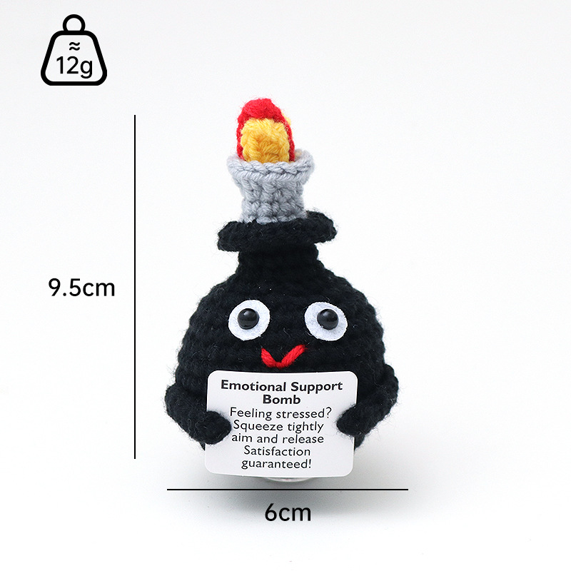 뒷면에 F 문자가 있는 검은색 둥근 폭탄 E 카드