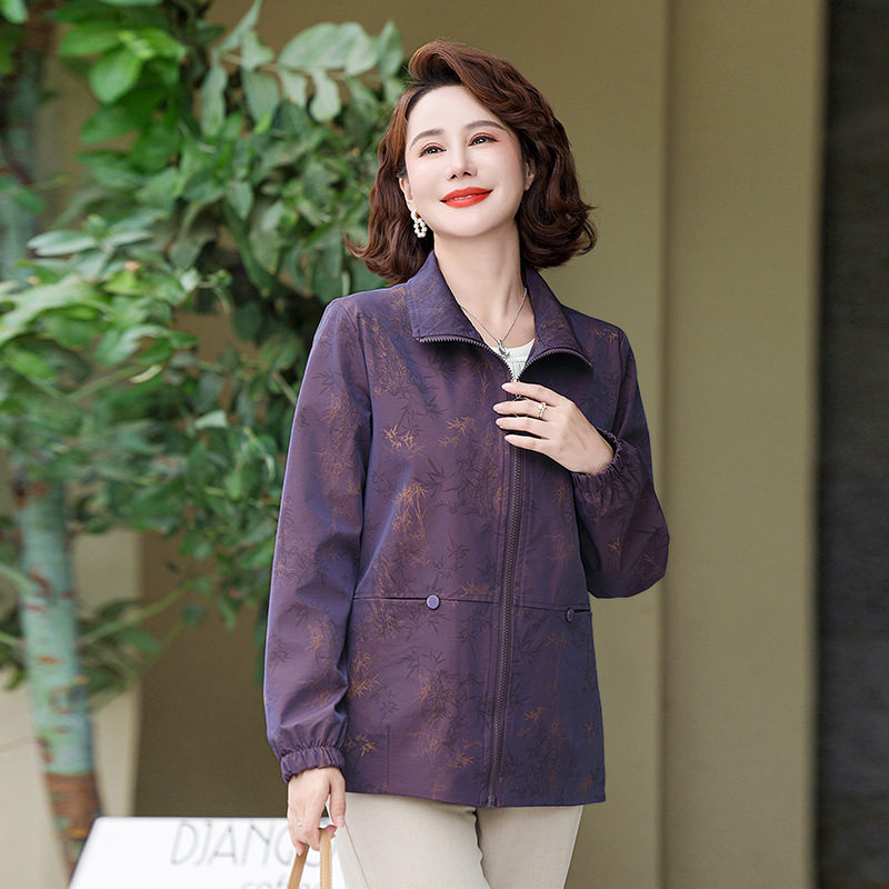 Stylish Spring Jacket for Middle-Aged Mothers, 2024 New Style, Fashionable Outerwear for Middle-Aged and Elderly Women in Spring and Autumn