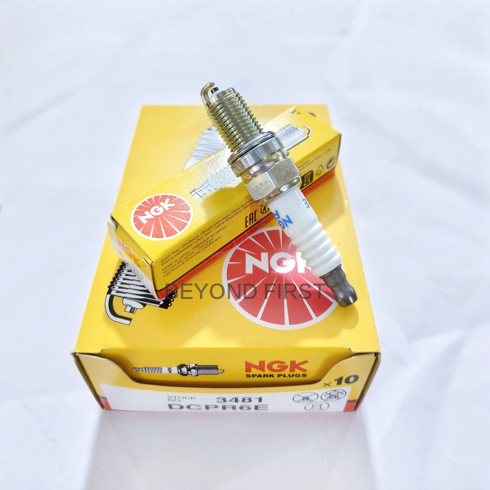 Cross-border NGK Spark Plug DCPR6E 3481 for four-stroke outboard motors 2.5-30 horsepower, original from Haidongfa