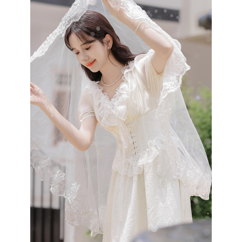 French-Style Vintage Light Wedding Dress, Engagement Dress, Bridesmaid Dress, Niche Design with Lace Splicing, Elegant Waist-Cinching Dress French-Style Vintage Light Wedding Dress, Engagement Dress, Bridesmaid Dress, Niche Design with Lace Splicing, Elegant Waist-Cinching Dress