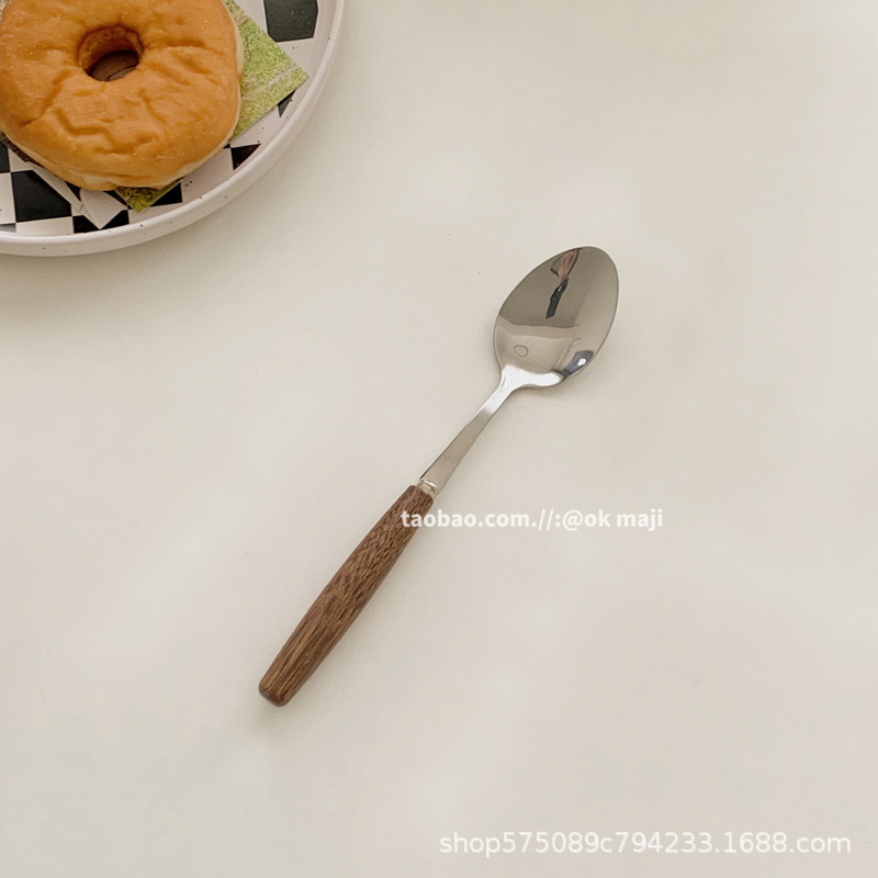 웬지 나무 손잡이 뾰족한 스푼