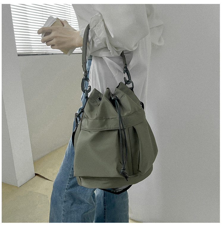 Women's Nylon Solid Color Classic Style Square String Shoulder Bag Bucket Bag display picture 9