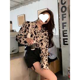 林珊珊 休闲花纹衬衫女春夏季复古港味设计感小众显瘦衬衣外