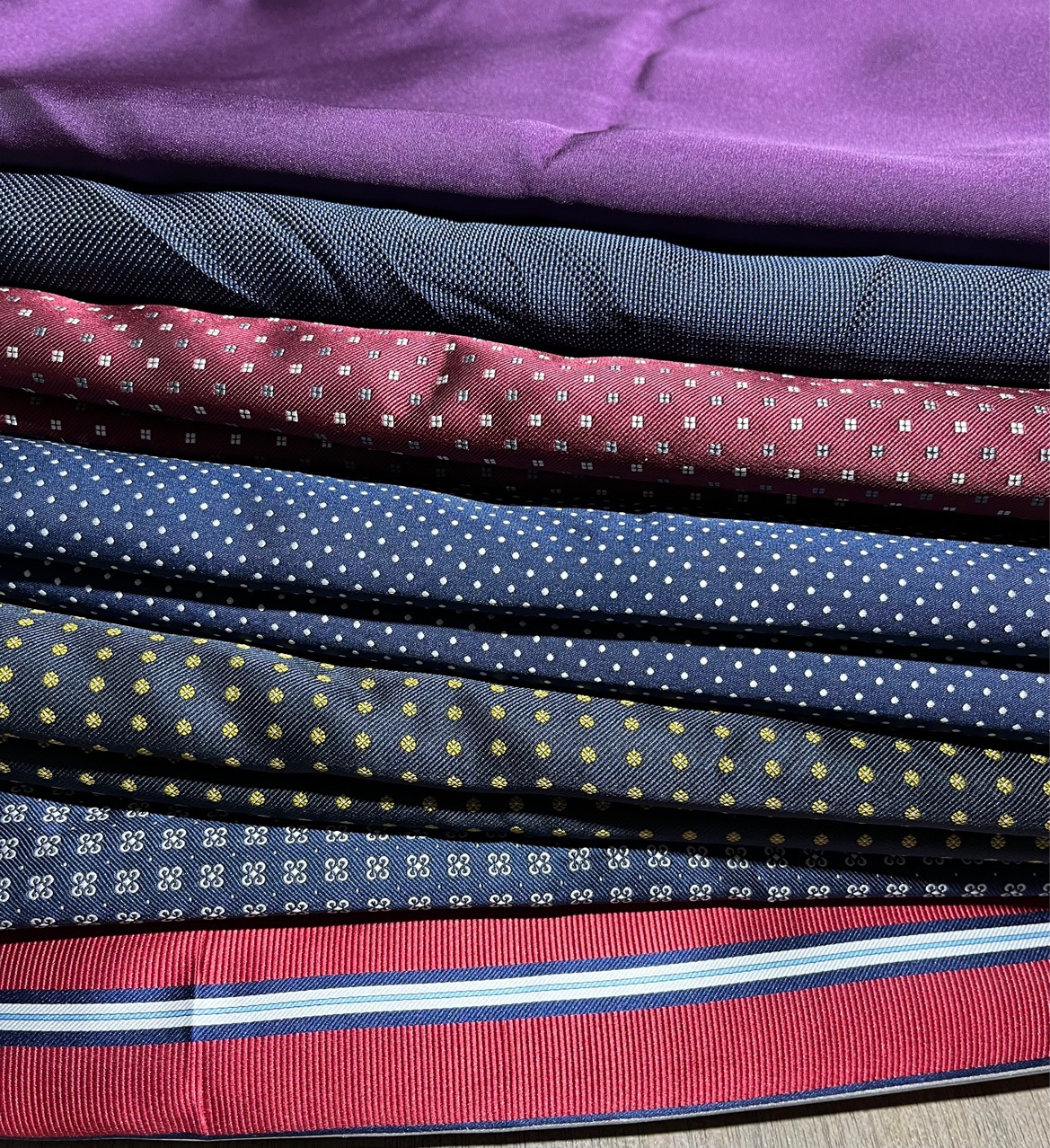 High-end bow tie