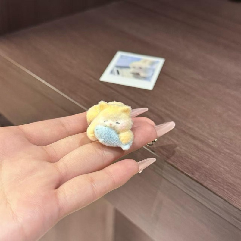 漫画の子猫が魚を食べるヘアピン、ガーリーハート前髪クリップ、細かい髪の整理アーティファクト、甘いサイドクリップヘアピンヘアアクセサリー|undefined
