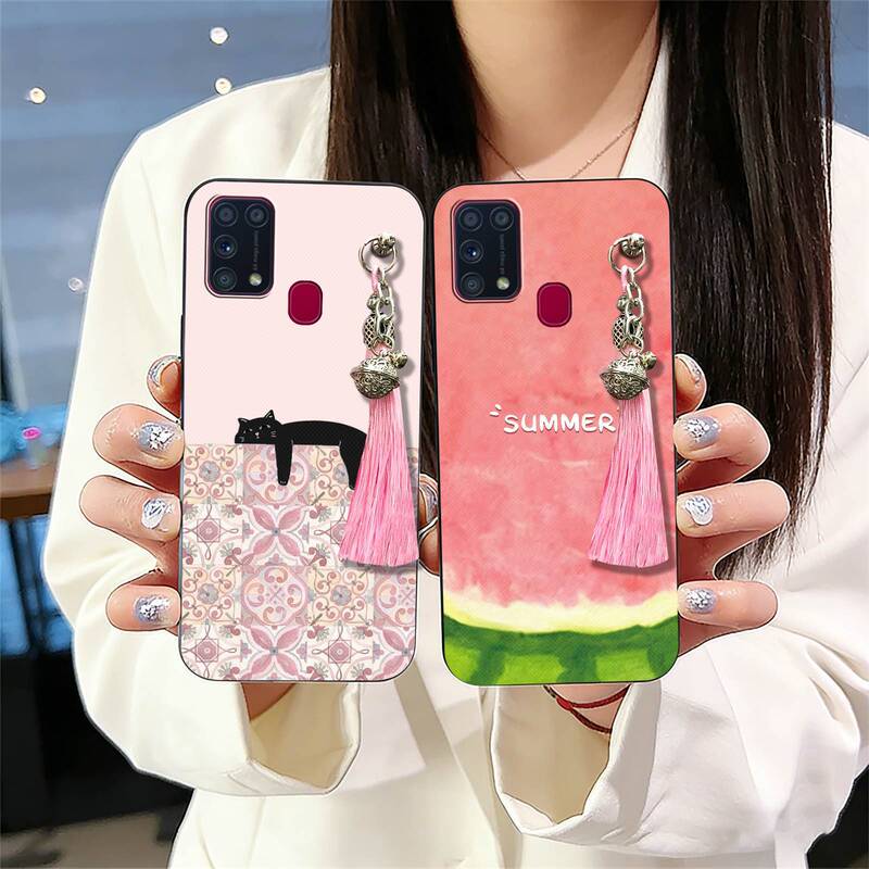 Suitable for Samsung phone cases, new vintage style, cute texture, heat-dissipating, elegant and simple, with bell, retro, dustproof, liquid silicone Suitable for Samsung phone cases, new vintage style, cute texture, heat-dissipating, elegant and simple, with bell, retro, dustproof, liquid silicone