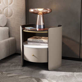 意式轻奢马鞍皮圆形床头柜岩板现代小户型实木卧室床边收纳柜子