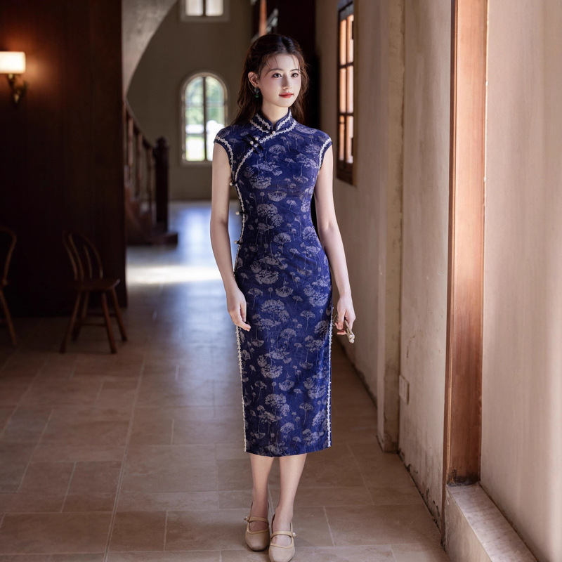 Autumn New Chinese Style Cheongsam for Women, Republic of China Style, Old Shanghai Traditional High-End, Elegant and Generous, Daily Wearable Cheongsam for Women Autumn New Chinese Style Cheongsam for Women, Republic of China Style, Old Shanghai Traditional High-End, Elegant and Generous, Daily Wearable Cheongsam for Women