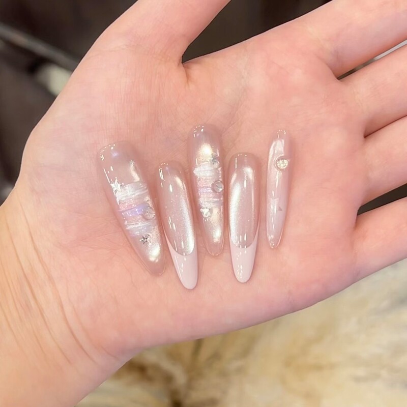 Handmade, delicate cherry blossom pink glass beads, cat-eye nail art, Korean-style aesthetic, Monet-style oil painting-inspired press-on nails, wholesale