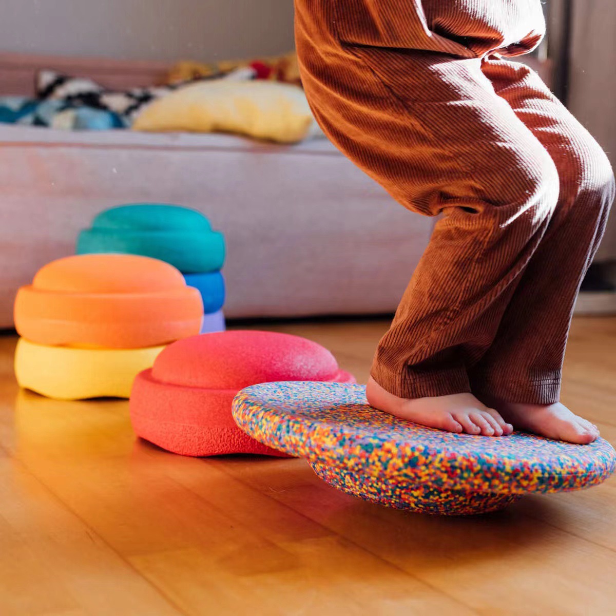 Cross-border export rainbow river stone sensory training balance board children's home training equipment kindergarten balance toy