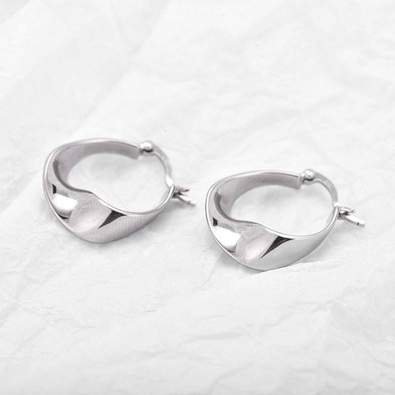 Geometric brand glossy elegant earrings