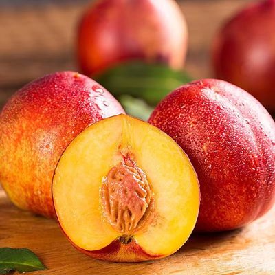 Nectarine Yellow Heart Nectarine fresh pregnant woman Season fruit honey peach Wild peach Full container Trade price