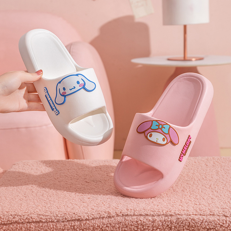 三丽鸥 Fashionable home summer lightweight women's slippers, soft sole, women's style, simple and elegant design