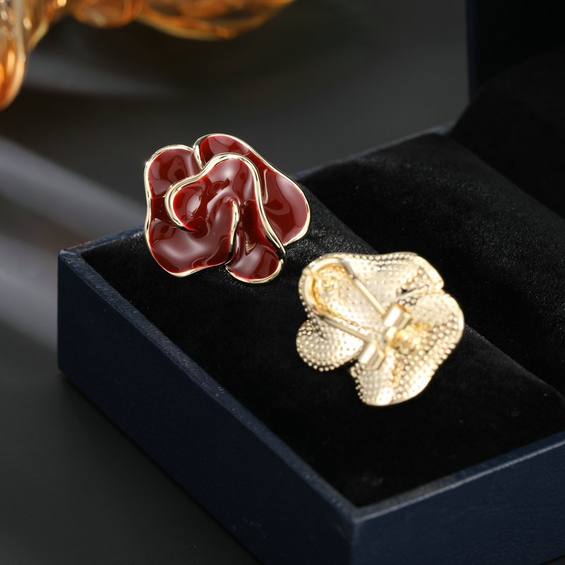 Orecchini a bottone in smalto rosso camelia Ankara di lusso francese, semplici e versatili, eleganti e alla moda, con fiori_voghion.com
