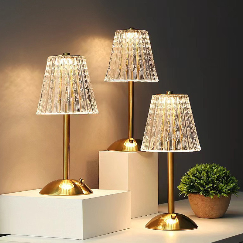 Tablero de fuente de luz de mesa minimalista moderno transfronterizo, lámpara de ambiente de cabecera de dormitorio, barra de lámpara de mesa de diamantes románticos, accesorios de carcasa
