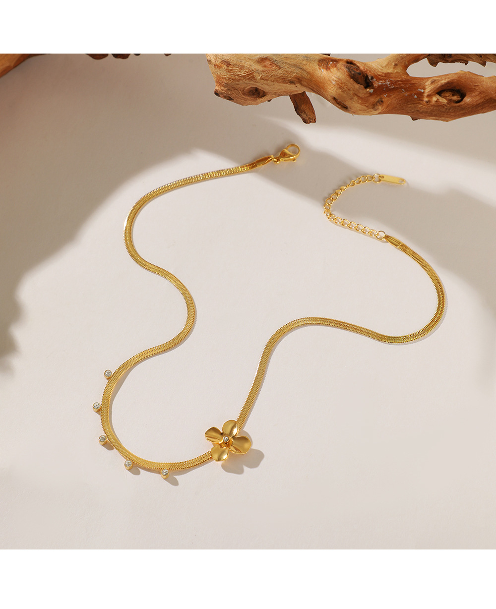 Sweet Flower Stainless Steel Gold Plated Rhinestones Necklace