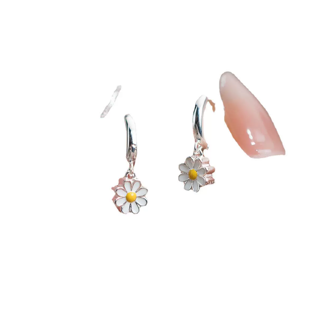 Brand sophisticated earrings, flowered