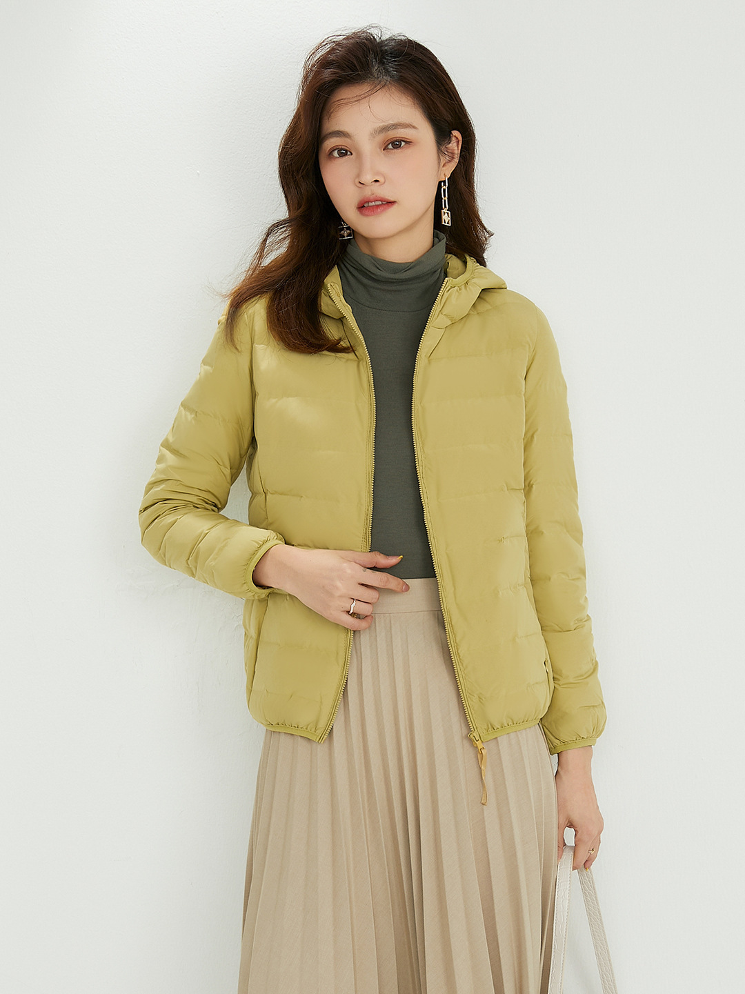 Short velvet light and thin fashionable down jacket with hood