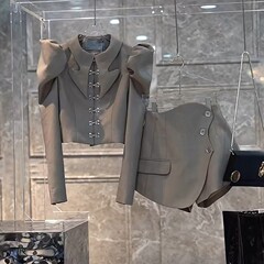 ファッションの街のスーツの女性2025の新型の高定のデザイン感の鹿の襟の上着の不規則な半身のスカートの2つのセット