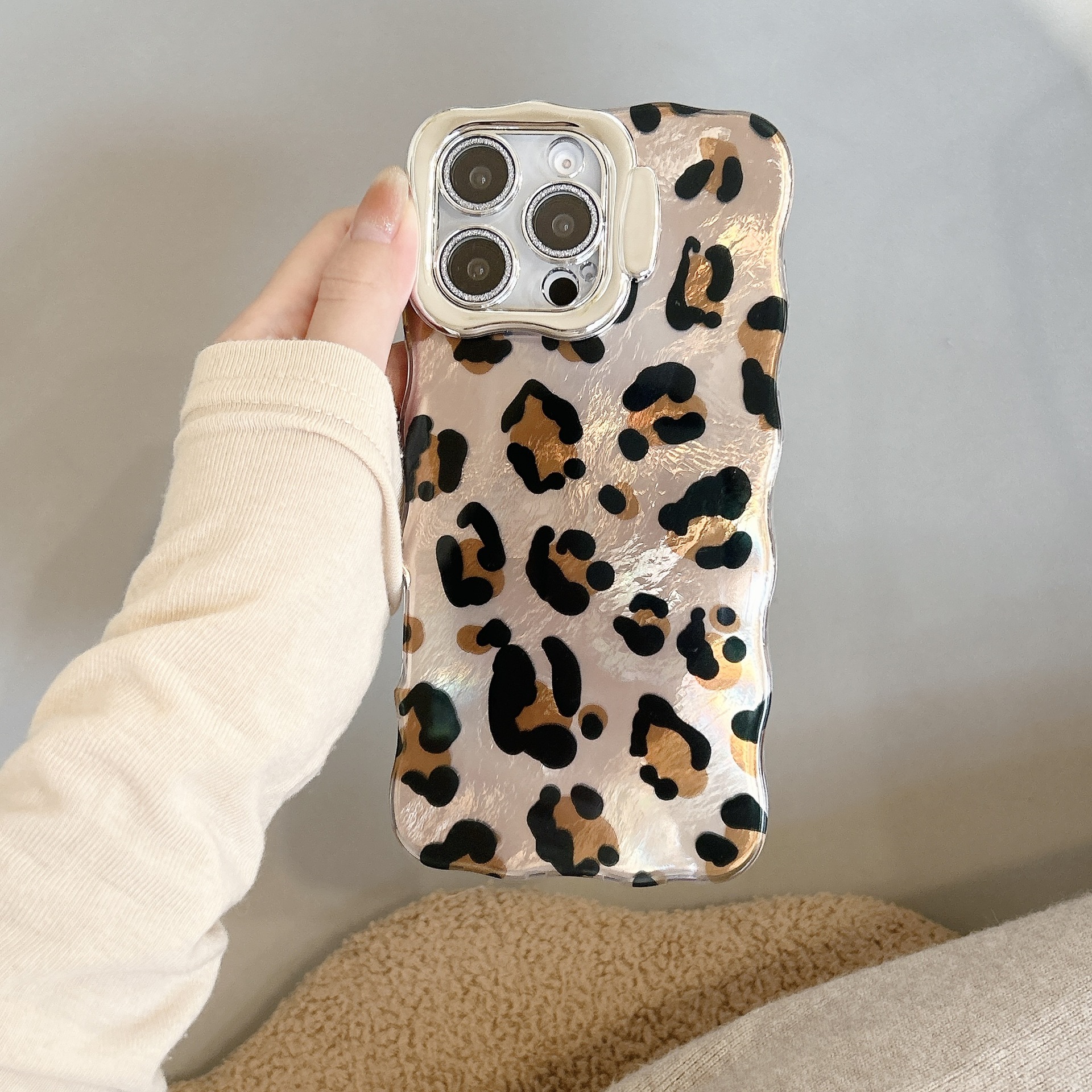 Sensación premium nuevo soporte de lente con estampado de leopardo para Apple 15ProMax funda para teléfono móvil 16Pro pareja 14/13 nuevo