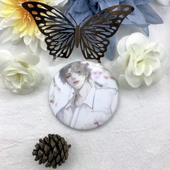 188 Boy Group Additional Inheritance Green Rose Luo Yi Wen Xiao Hui Iron Base Badge Flash Polaroid