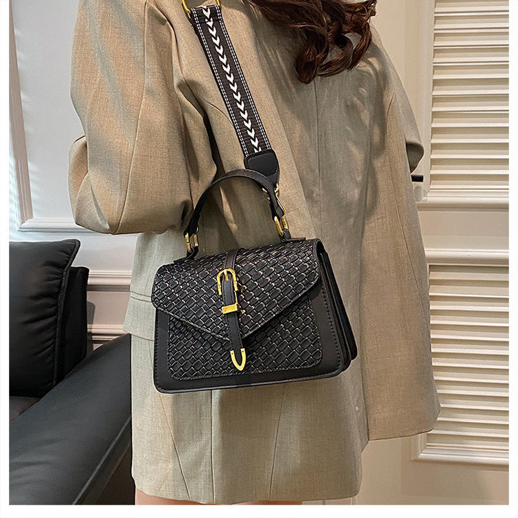 307g Weight Magnetic Buckle Closure Type Single Shoulder Strap Strap Type Crossbody Bag Bags Type Daily Occasion Pu Leather Material Color Block, Solid Color Pattern All Seasons Season Women's Gender Classic Style Style Square Shape Small Size Women's Small Pu Leather Color Block Solid Color Classic Style Square Magnetic Buckle Crossbody Bag 3