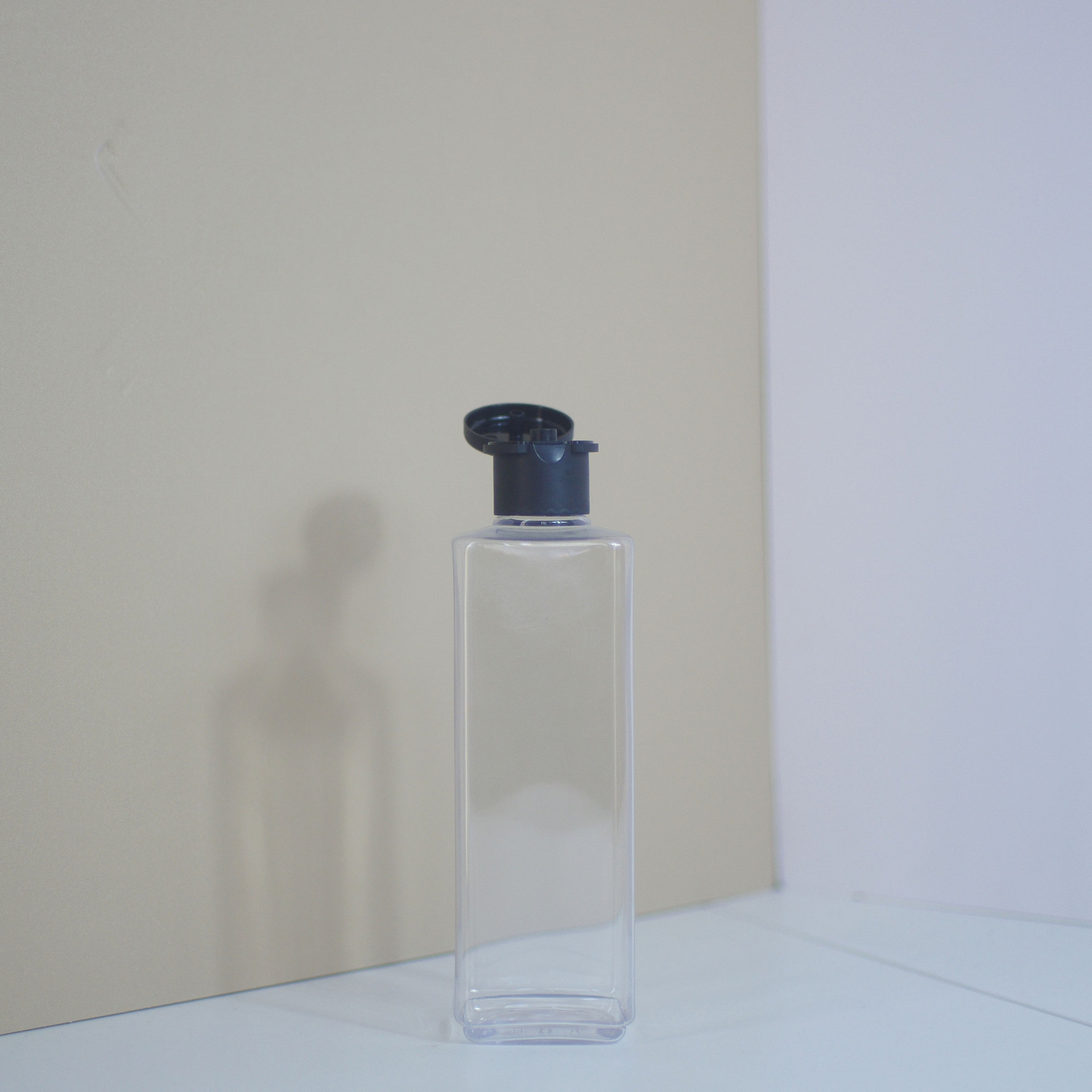 源头工厂定制pet塑料瓶500ml方瓶沐浴露瓶分装瓶带泵喷砂工艺