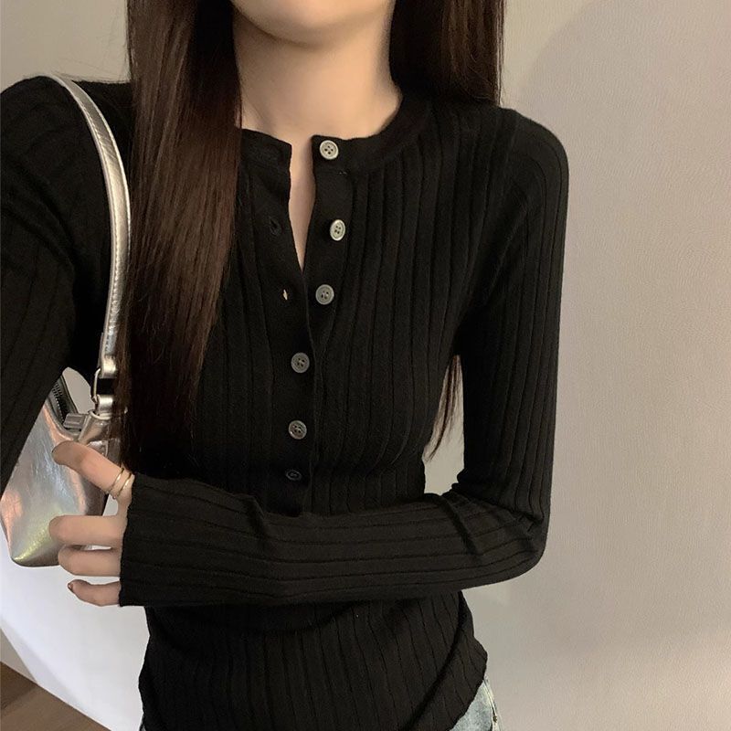 Korean-Style Slim-Fit Button Ribbed Long-Sleeve Knit Sweater for Women, Spring 2026 New Model, Slimming Base Layer Versatile Simple Top Korean-Style Slim-Fit Button Ribbed Long-Sleeve Knit Sweater for Women, Spring 2026 New Model, Slimming Base Layer Versatile Simple Top