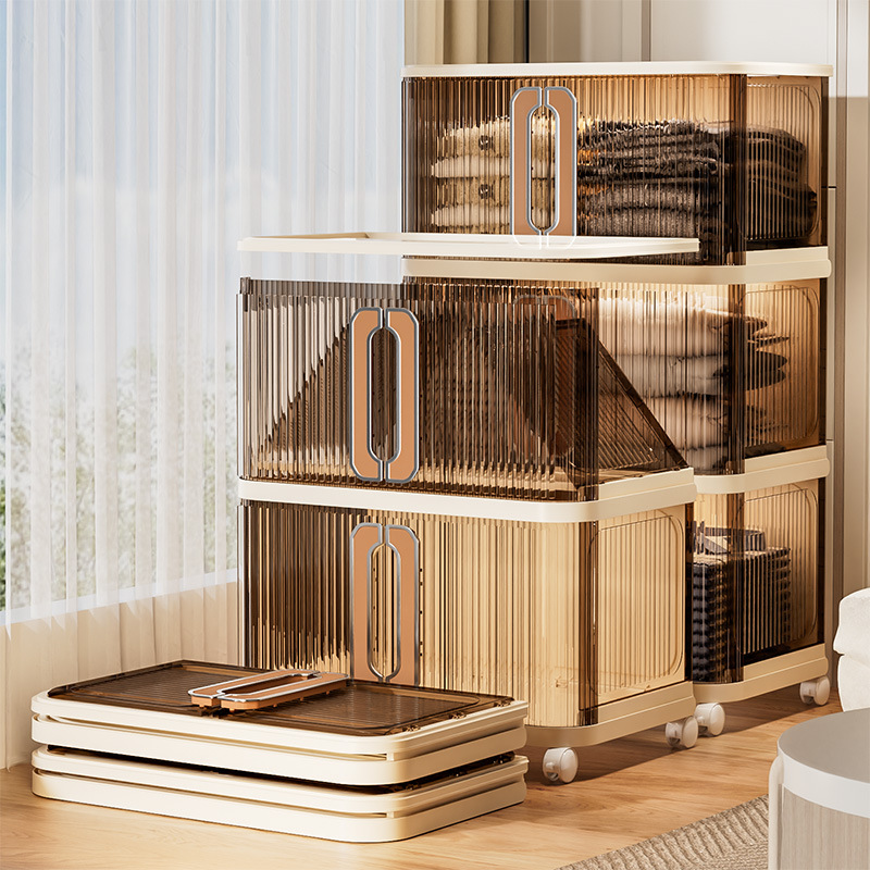 服のロッカーは取り付けなしで折りたたみます。