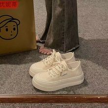 爆款厚底帆布鞋女2024新款秋季透气百搭轻便休闲珍珠小白运动板鞋