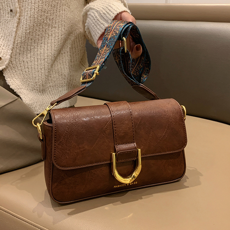Shoulder Bag 2023 New Arrival High Quality Fashion Versatile Horseshoe Buckle Wide Shoulder Strap Ladies Messenger Bag_voghion.com