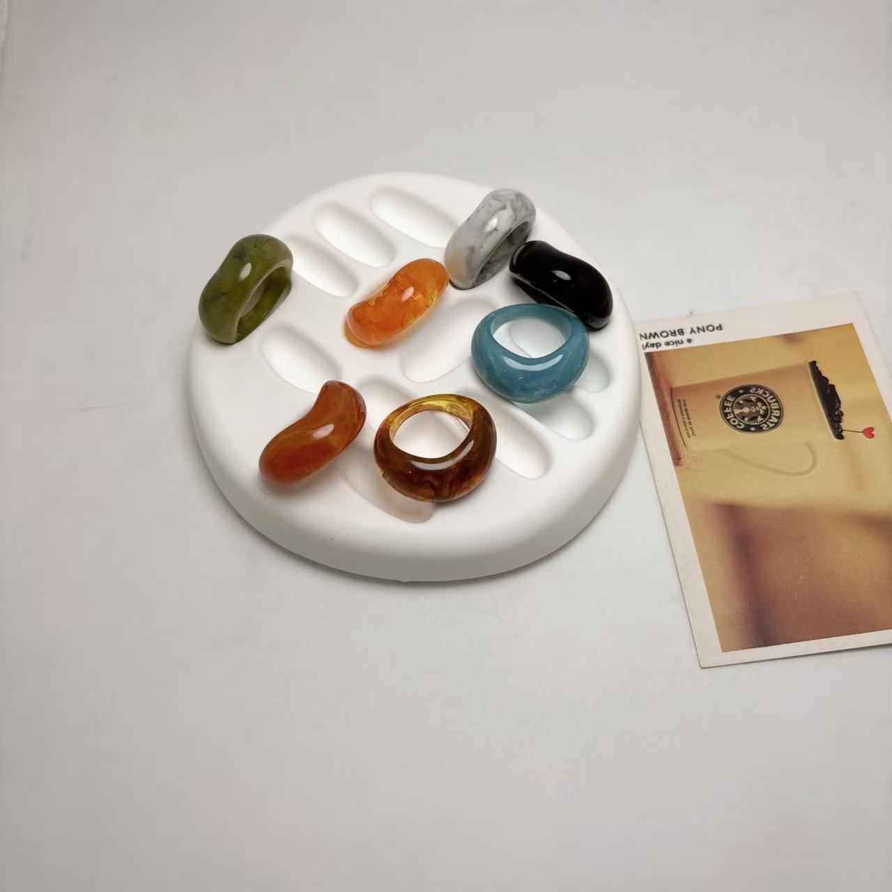 Niche Design Retro Resin Arc Wide Ring for Women 2025 New Style Simple and Personalized High-End Ring Accessory