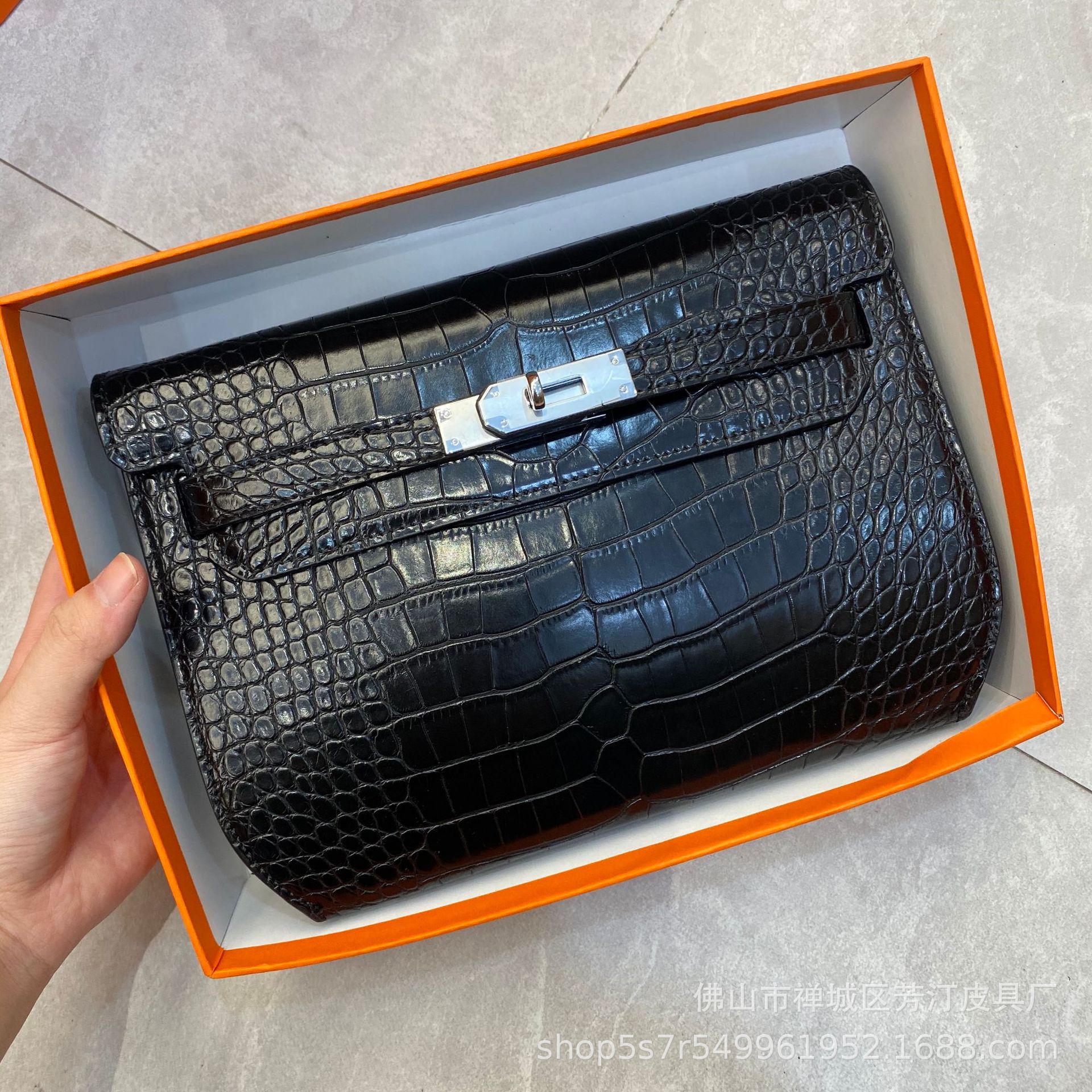 Hermès Kelly Cut Alligator Black
