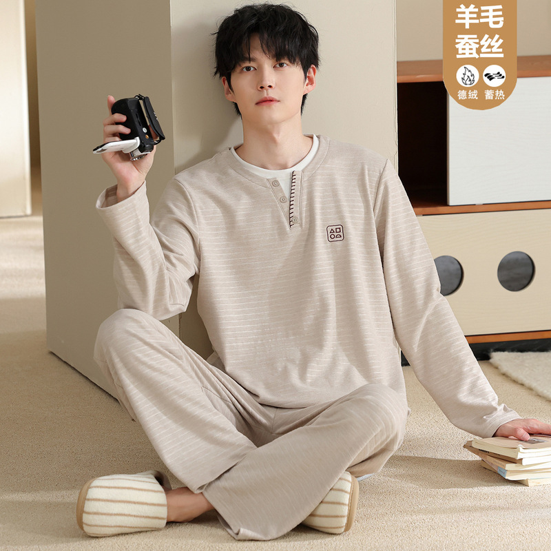 Silk and wool blend men's pajama set, autumn/winter collection, long-sleeved, designed for warmth and comfort, round neck, casual loungewear for teenagers Silk and wool blend men's pajama set, autumn/winter collection, long-sleeved, designed for warmth and comfort, round neck, casual loungewear for teenagers