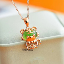 新疆和田玉碧玉s925银镶嵌萌虎吊坠聪明可爱小老虎挂件
