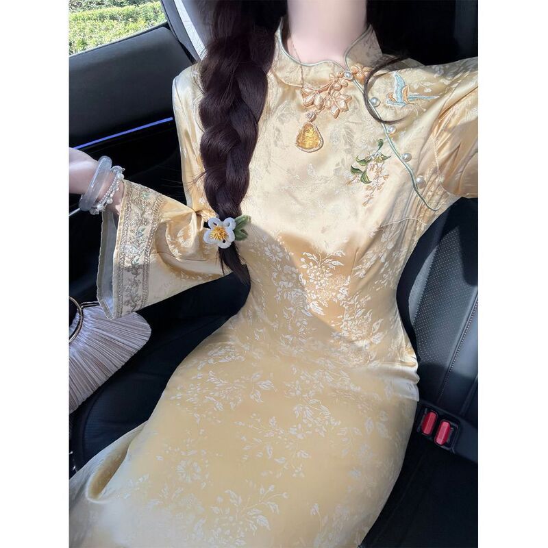 New Chinese Style Yellow Jacquard Improved Cheongsam Dress for Important Occasions in Winter 2025