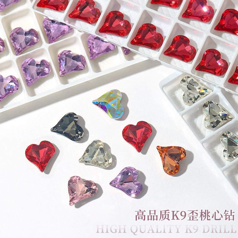 Las decoraciones de uñas de fototerapia de diamante son muy brillantes y texturizadas La celebridad en línea japonesa K9 torcido diamante manicura superficie de corte de alta calidad