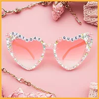 Розовые персиковое сердце солнцезащитные очки BIRTHDAY QUEEN Алмазные жемчужные очки для вечеринок