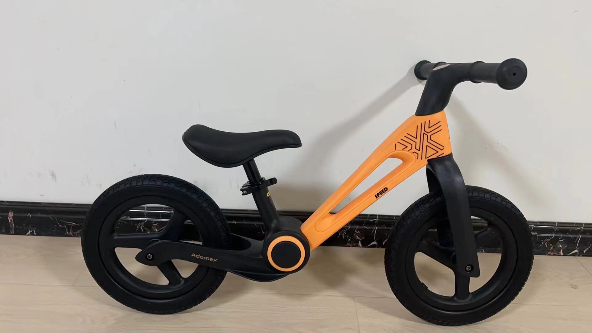 Bicicleta sin pedal de coche de equilibrio para niños scooter dos en uno 3-6 años de edad caminante plegable con un solo clic
