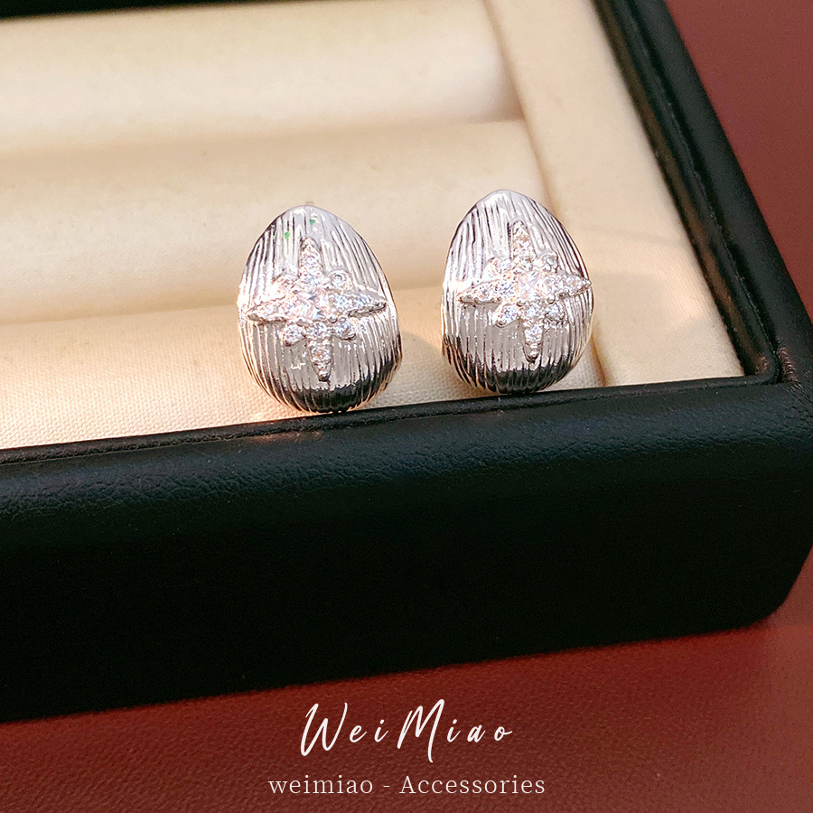 18k oro real chapado agujas de plata zircon flores gotas de agua pendientes de aretes personales de aire frío pendientes de aretes de lujo ligero de alto nivel