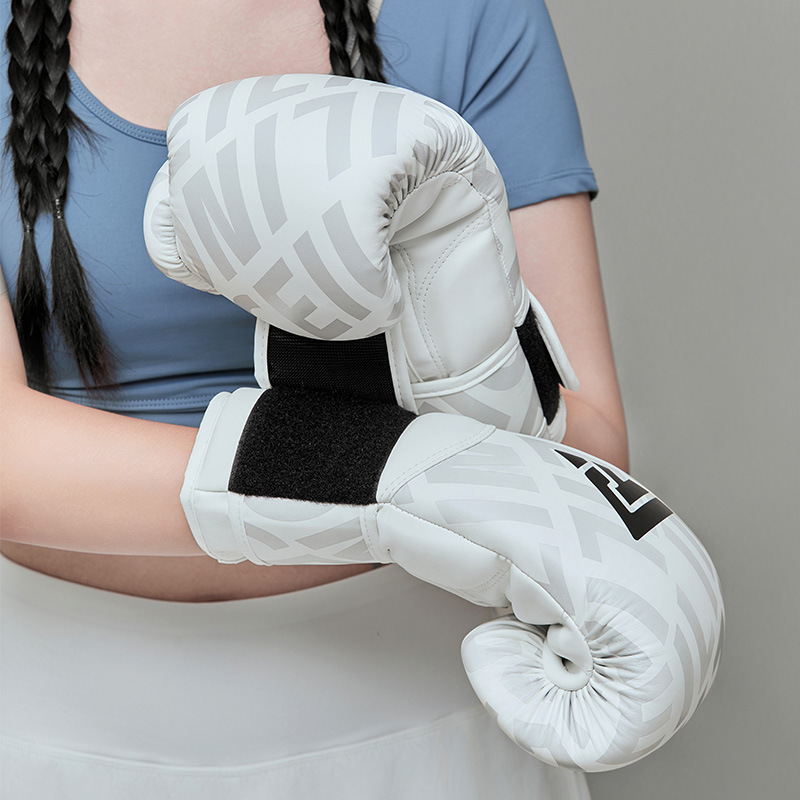 Guantes de boxeo de Ceiling Guantes de boxeo Adultos Hombres Sanda Guantes de lucha Muay Thai Profesional Boxeo juvenil