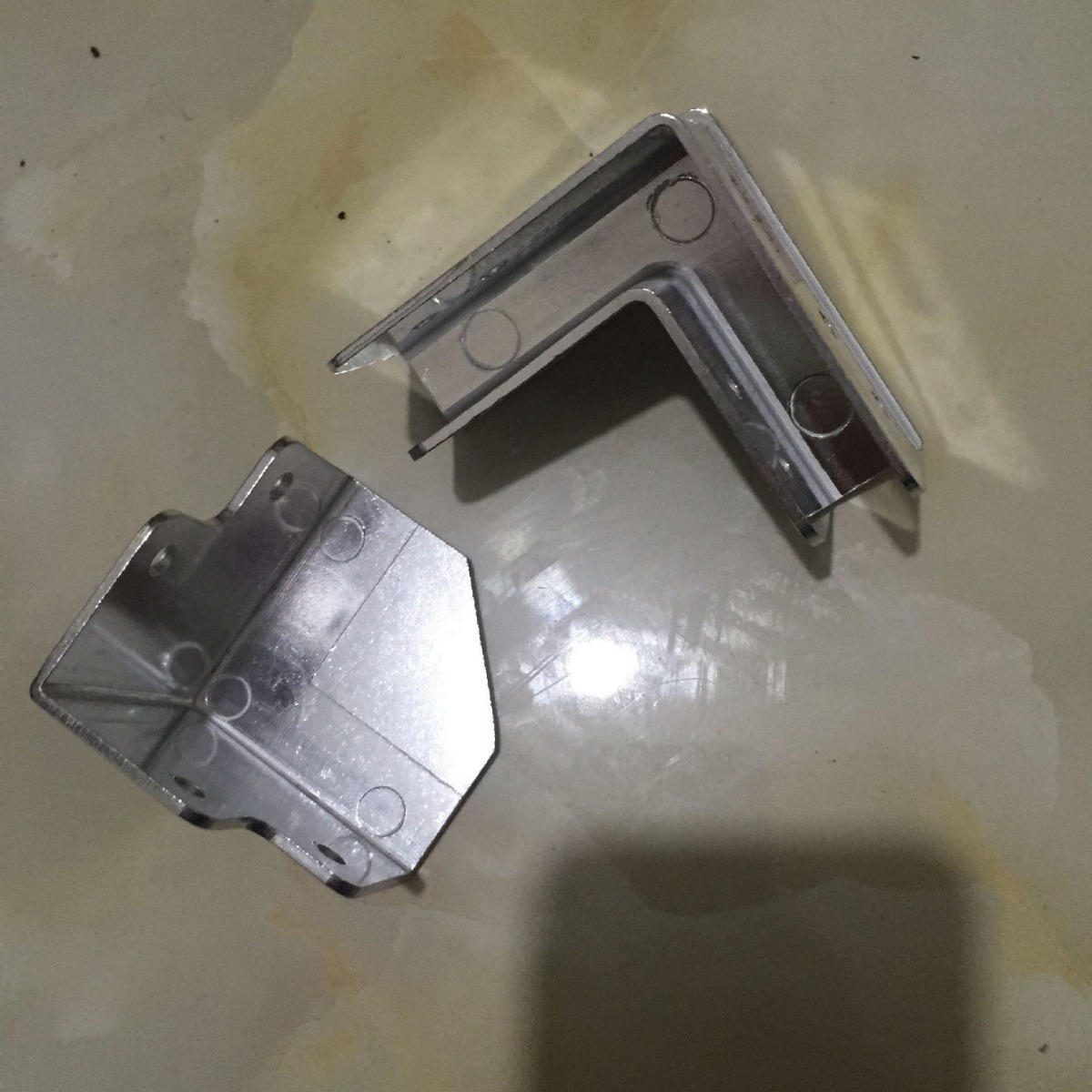 铝合金转角 铝合金底角 铝合金包角 五金弯角 中空板箱专用配件