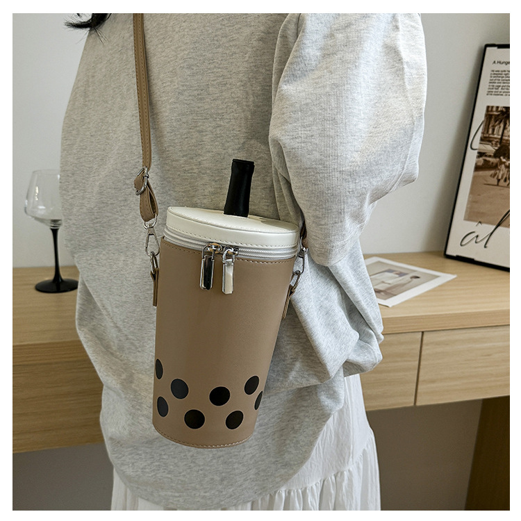 Milk Tea Cup Personalized Women's Single Shoulder Crossbody Trendy New 2024 Explosive Korean Fresh Water Bucket Bag_voghion.com