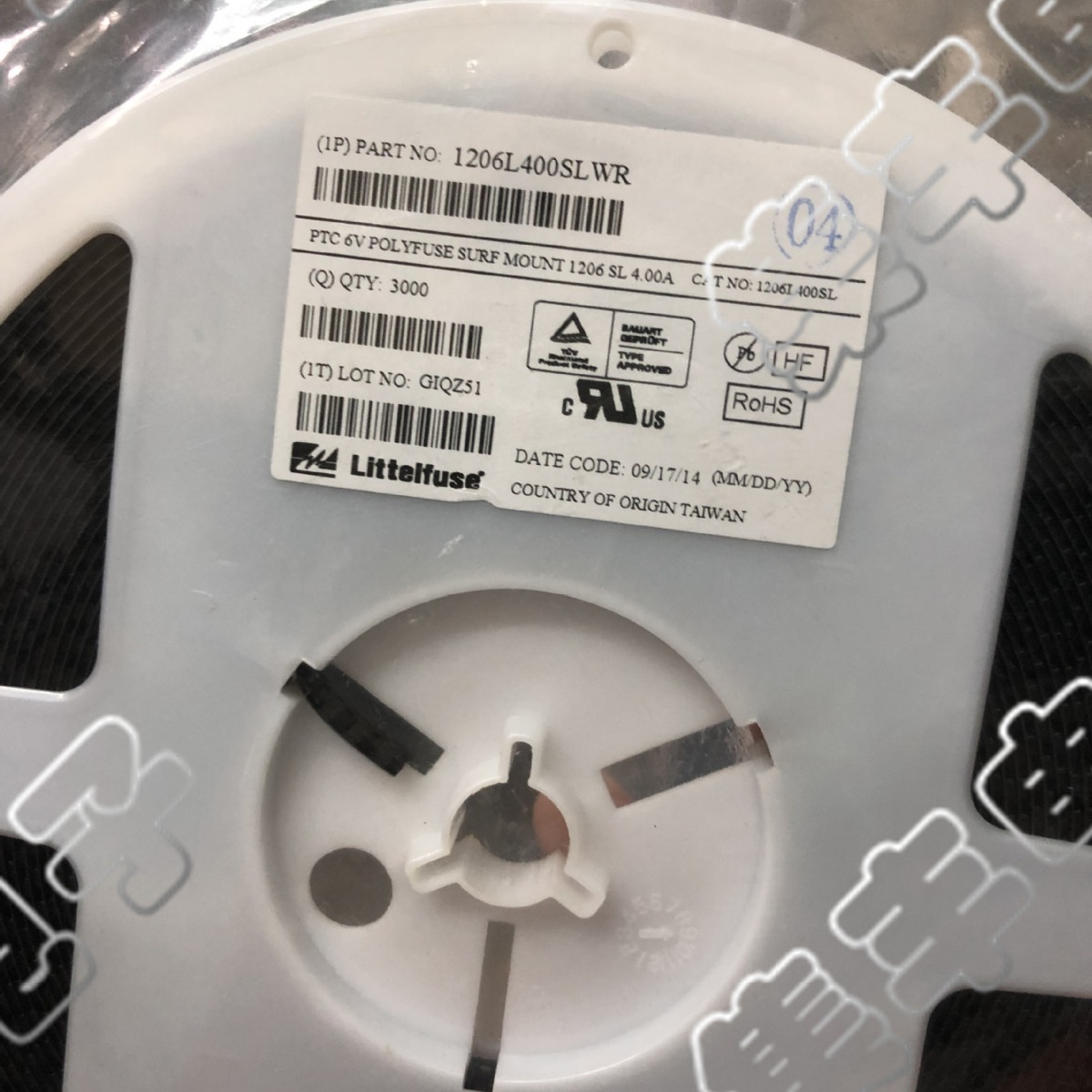 1206L400SLWR 丝印:Y 1206 4A 6V 力特 贴片 PPTC 自恢复保险丝