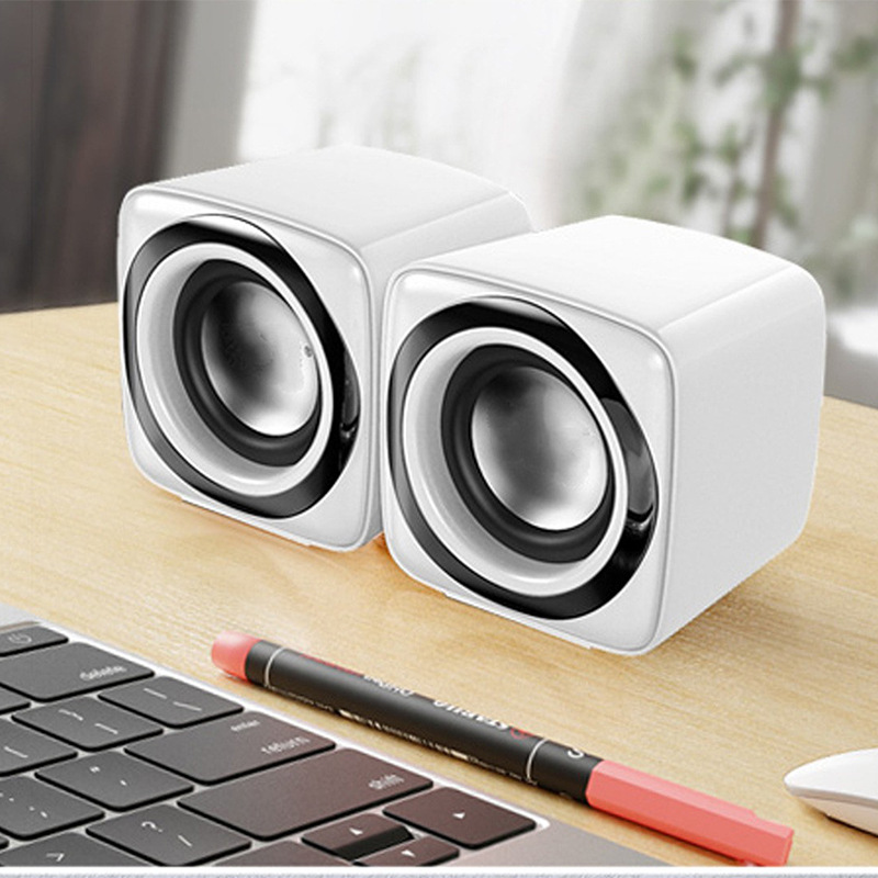 흰색 C5 컴퓨터 스피커