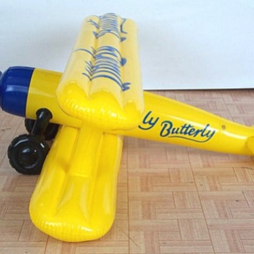 厂家专业开发生产各种PVC充气飞机模型,广告礼品飞机