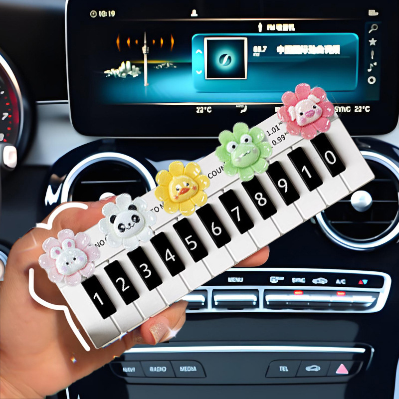 Tarjeta de estacionamiento de piano de celebridades de Internet, placa de número de estacionamiento temporal, lindo animal pequeño, niña, decoración de automóvil, tarjeta de estacionamiento