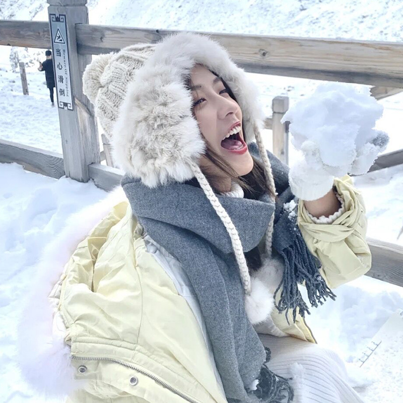 ウサギの毛の雷の前線の帽子の子供の秋冬の毛糸の帽子の韓国版の甘くてかわいい毛のボールの耳の保護とベルベットの保温のニットの帽子の潮