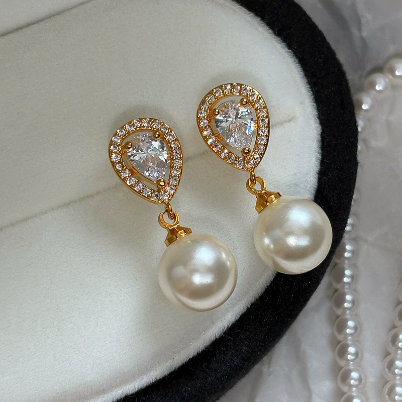 Orecchini a lobo a goccia in argento 925 con zirconi 5a_voghion.com